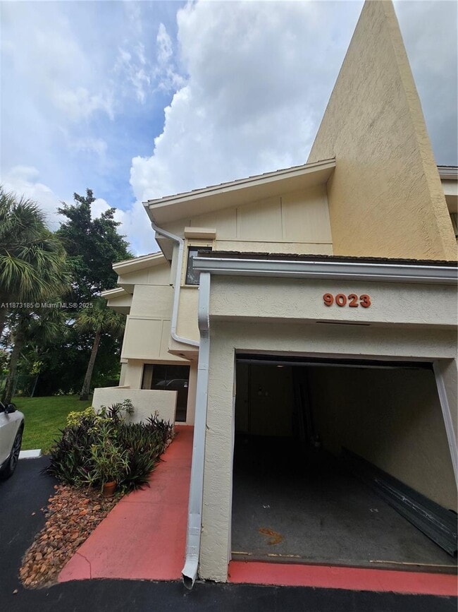 Building Photo - 9023 NW 38th Dr