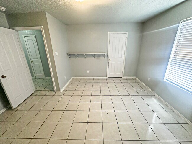 Building Photo - 1311 Hortencia Ave