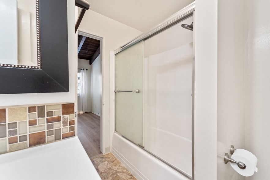 Building Photo - 1909 Harriman Ln