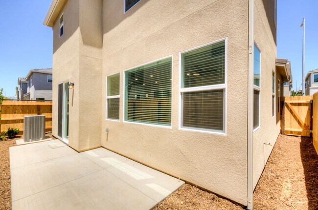 Building Photo - 1498 Vintage Ln