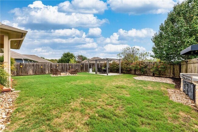 Building Photo - 107 Creston St