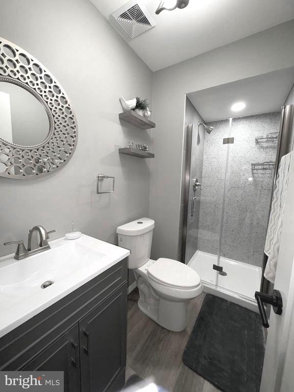 Building Photo - 16 Pickwick Pl