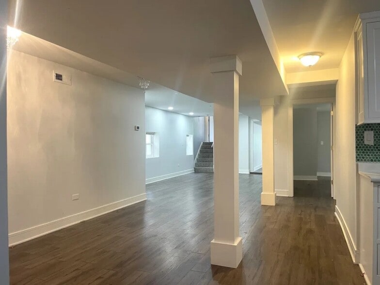 Building Photo - 2252 N Monticello Ave