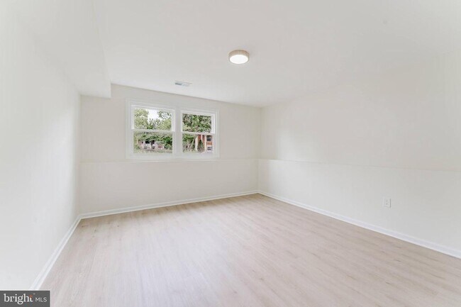 Building Photo - 7107 Sontag Way