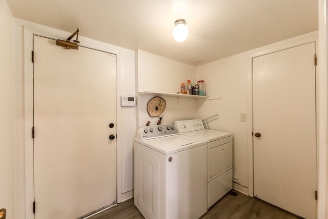 Building Photo - 4517 1175 W