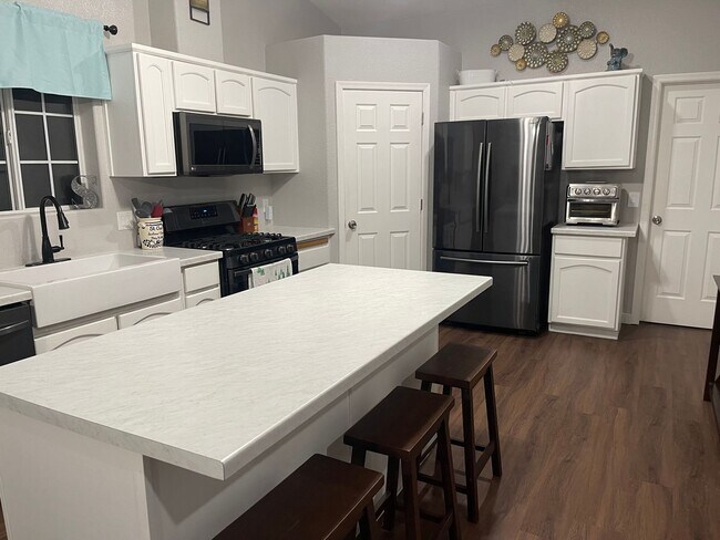 Building Photo - VILLA CHAPARRAL