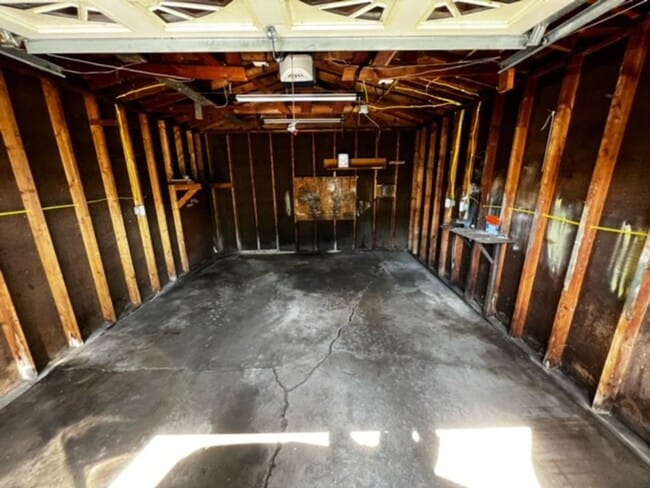 Building Photo - 8906-8908 Hilton Str,