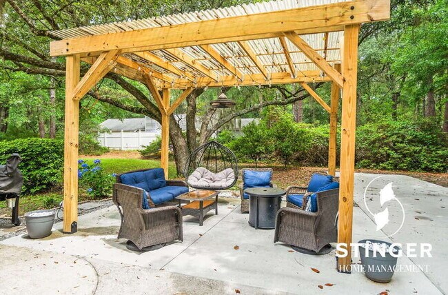 Building Photo - 7 Blue Heron Cir