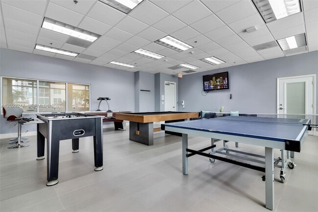 Building Photo - 1200 Brickell Bay Dr