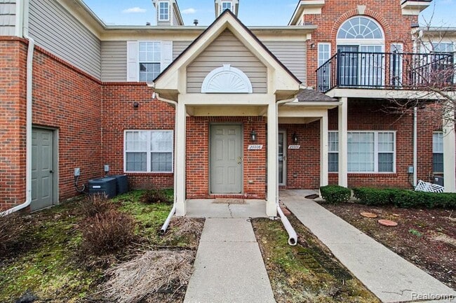 Building Photo - 20006 Hidden Oaks Dr