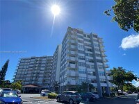 Building Photo - 1200 NE Miami Gardens Dr