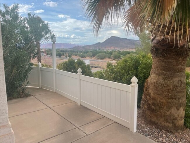 Building Photo - Furnished home available! Landscape maintenance included.