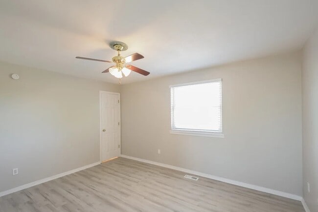 Building Photo - 19667 E Bails Pl