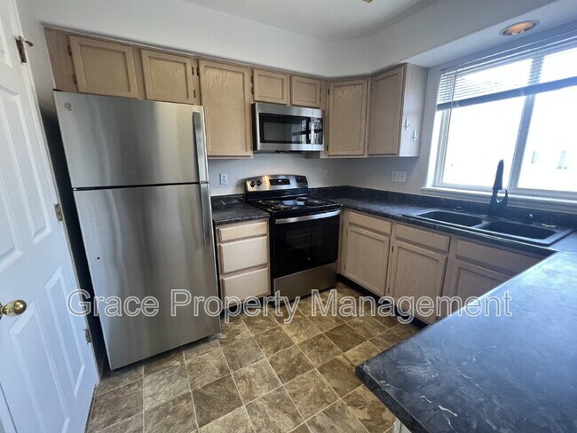 Building Photo - 4135 E 119th Pl