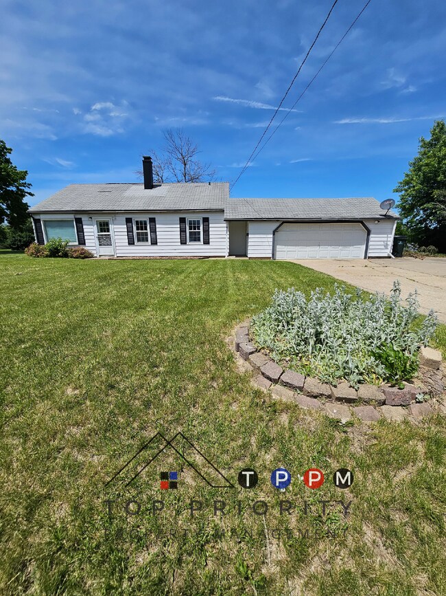Building Photo - 2 Bedroom | 1 Bathroom Single Family Home ...