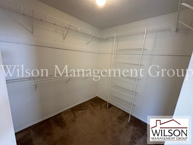 Building Photo - 660 Marlene Dr