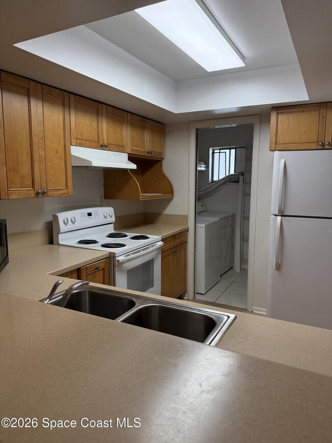 Building Photo - 3755 S Hopkins Ave