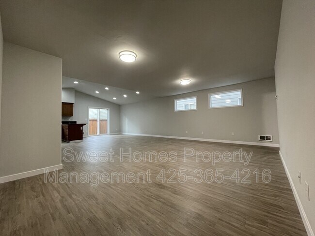 Building Photo - 14644 50th Ave NE