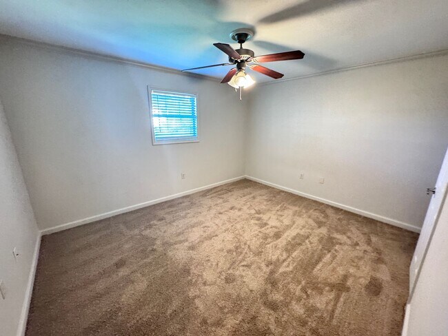 Building Photo - 2BR/1BA For Rent