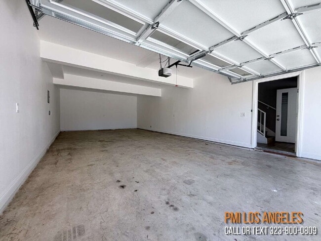 Building Photo - 1731 E 68th St