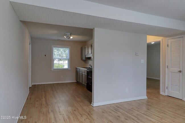 Building Photo - 2314 Indian Dr