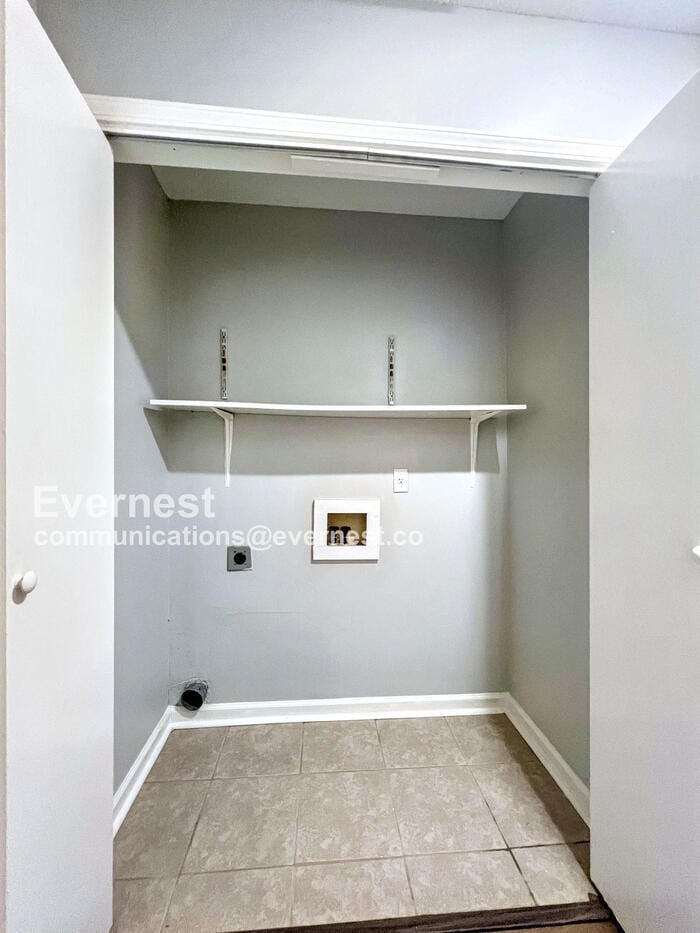 Building Photo - 360 Darrell Cove