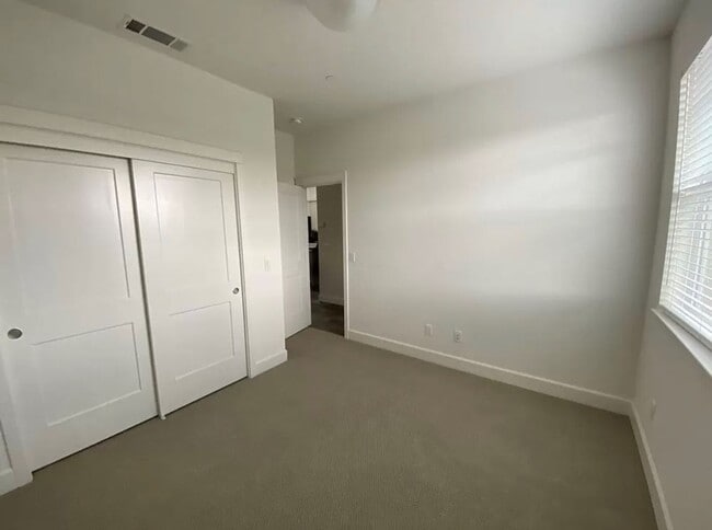 Building Photo - 3 bedroom 2 bath New Construction Coffey Park!!