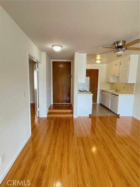 Building Photo - 3565 Linden Ave