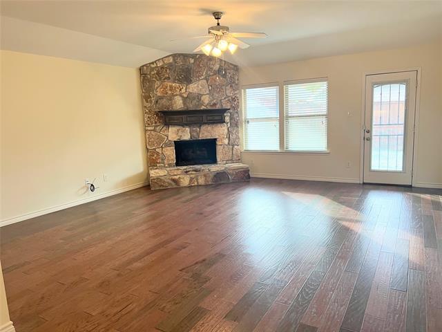 Building Photo - 1616 Bluebird Dr