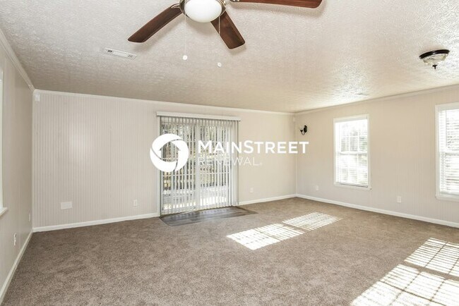 Building Photo - 3 Bedroom Pet-Friendly Home in SHARPSBURG,...