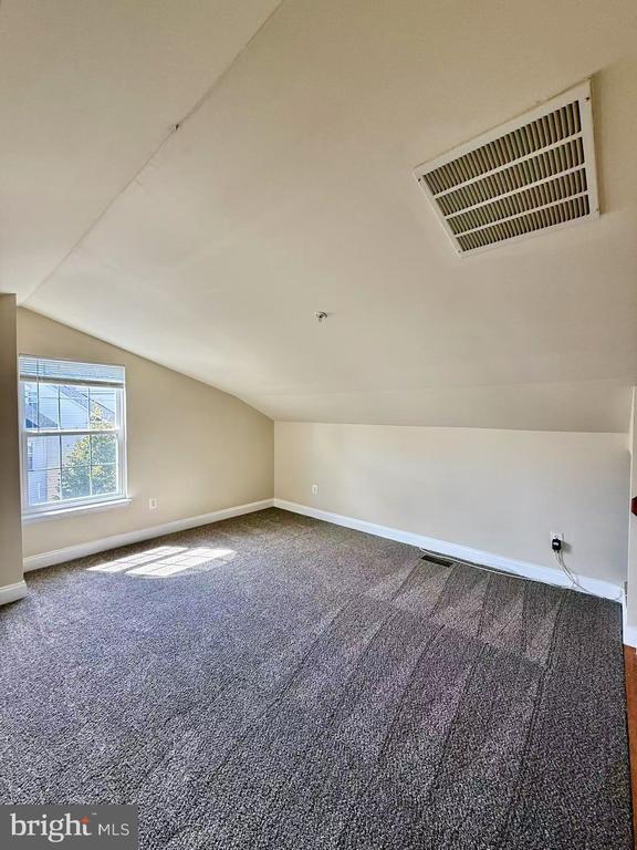 Building Photo - 11818 Regents Park Dr