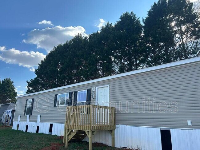 Building Photo - 3220 Sutton Ln