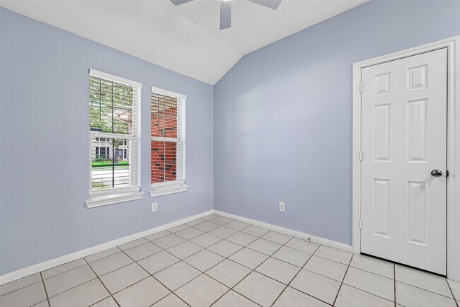 Building Photo - 8810 Barron Wood Cir E