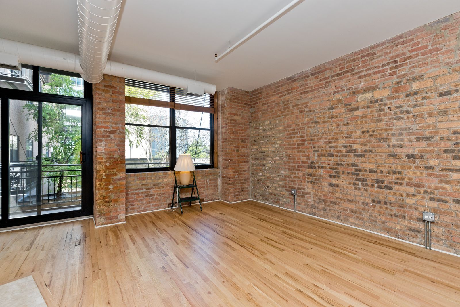 Building Photo - 520 W Huron St