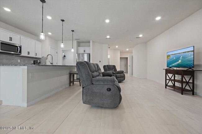 Building Photo - 483 Orchard Pass Ave