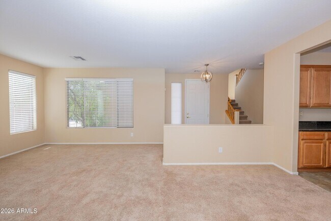 Building Photo - 2023 W Shackleton Dr