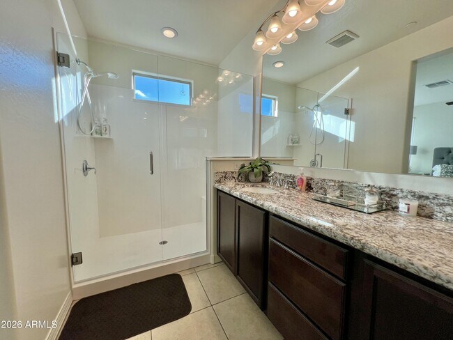 Building Photo - 7333 E Vista Bonita Dr