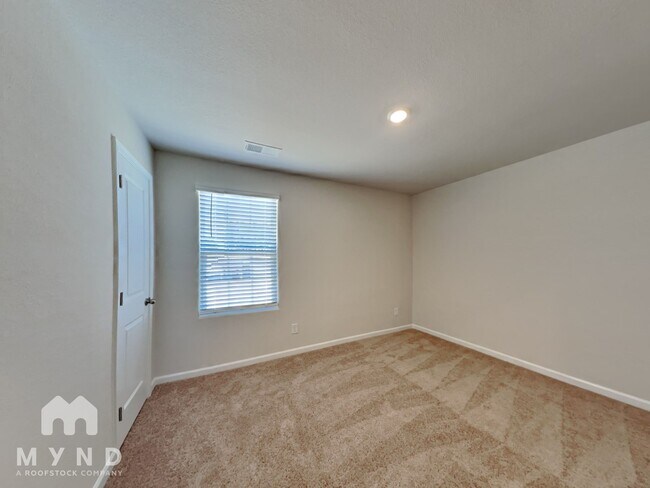 Building Photo - 349 Taverners Ln