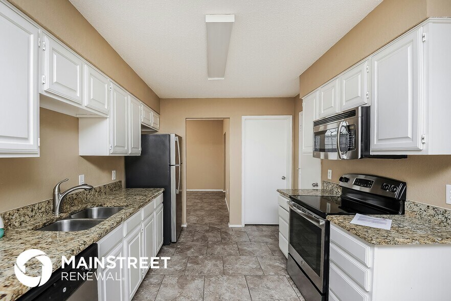 Building Photo - 645 Lemon Dr