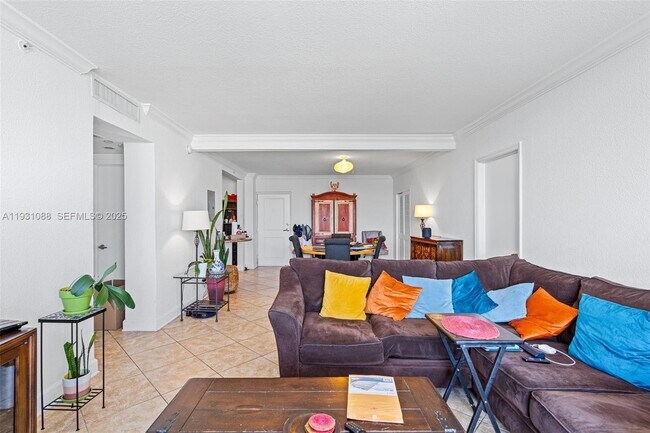 Building Photo - 401 69th St