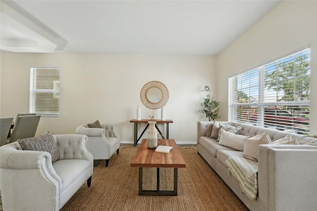 Building Photo - 4 Bedroom 2.5 Bath Two Story Hunters Creek...