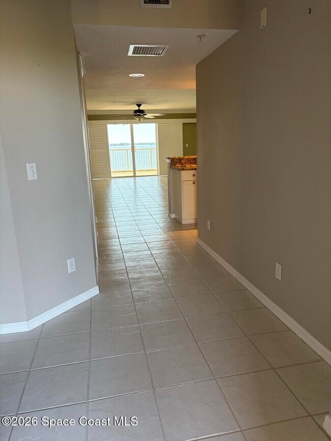 Building Photo - 104 Riverside Dr