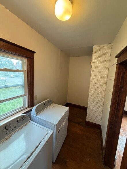 Building Photo - 280 3rd Ave