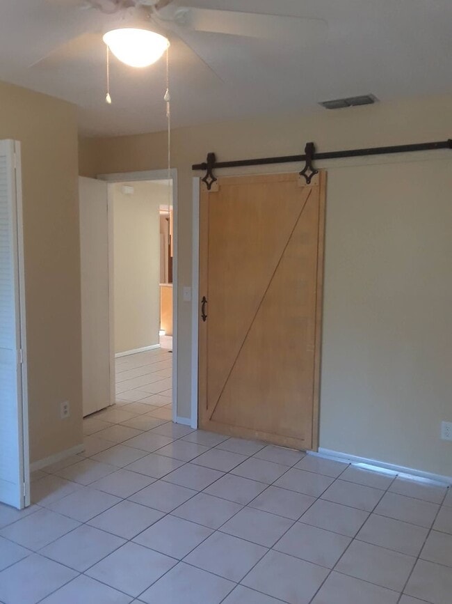 Building Photo - 1303 Candlewyck Dr