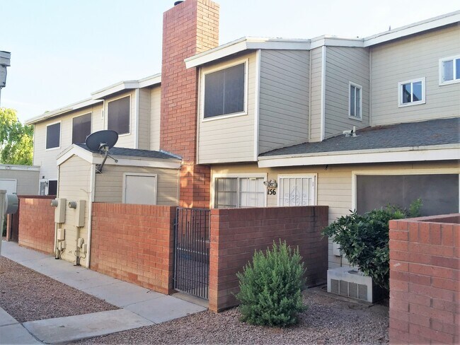Building Photo - **COMFORTABLE 2br/2ba TOWNHOME (GILBERT & ...