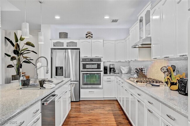 Building Photo - 9593 Los Cotos Ct
