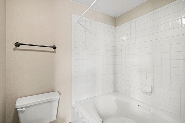 Building Photo - Beautiful Littleton Townhome | 2 Bed + 3 Bath | Nearly 2,000 Sq Ft | Prime Location