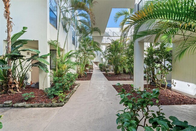 Building Photo - 20291 NE 30th Ave