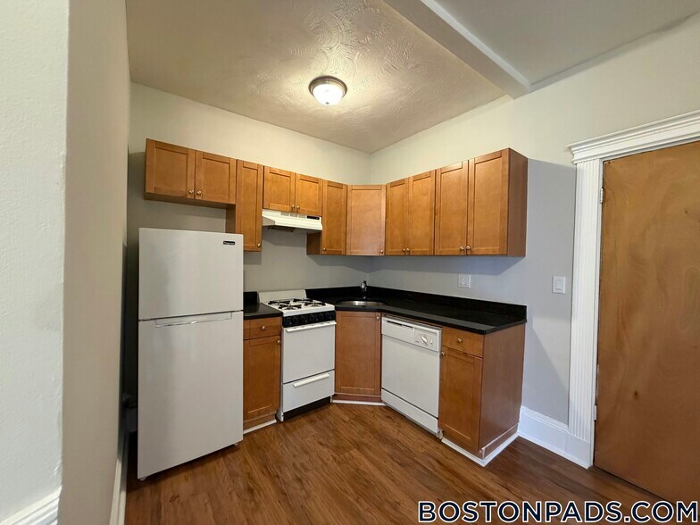 Building Photo - 38 Hemenway St