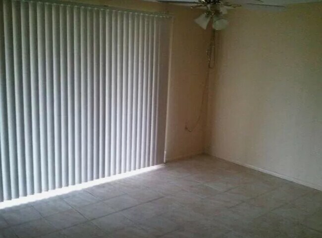 Building Photo - 7204 Brentwood Dr